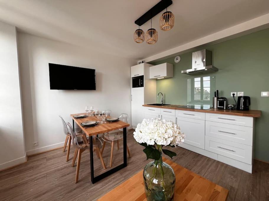 Appartement Gordon Smith En Plein Centre - 2 Personnes Sainte-Mere-Eglise Exterior photo